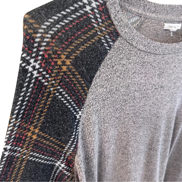 Maurice’s Plaid Sleeve Gray Sweater - Picture 2 of 8